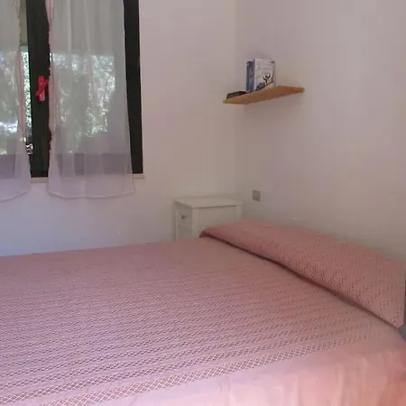 Cozy Townhouse A Stone's Throw From The Sea